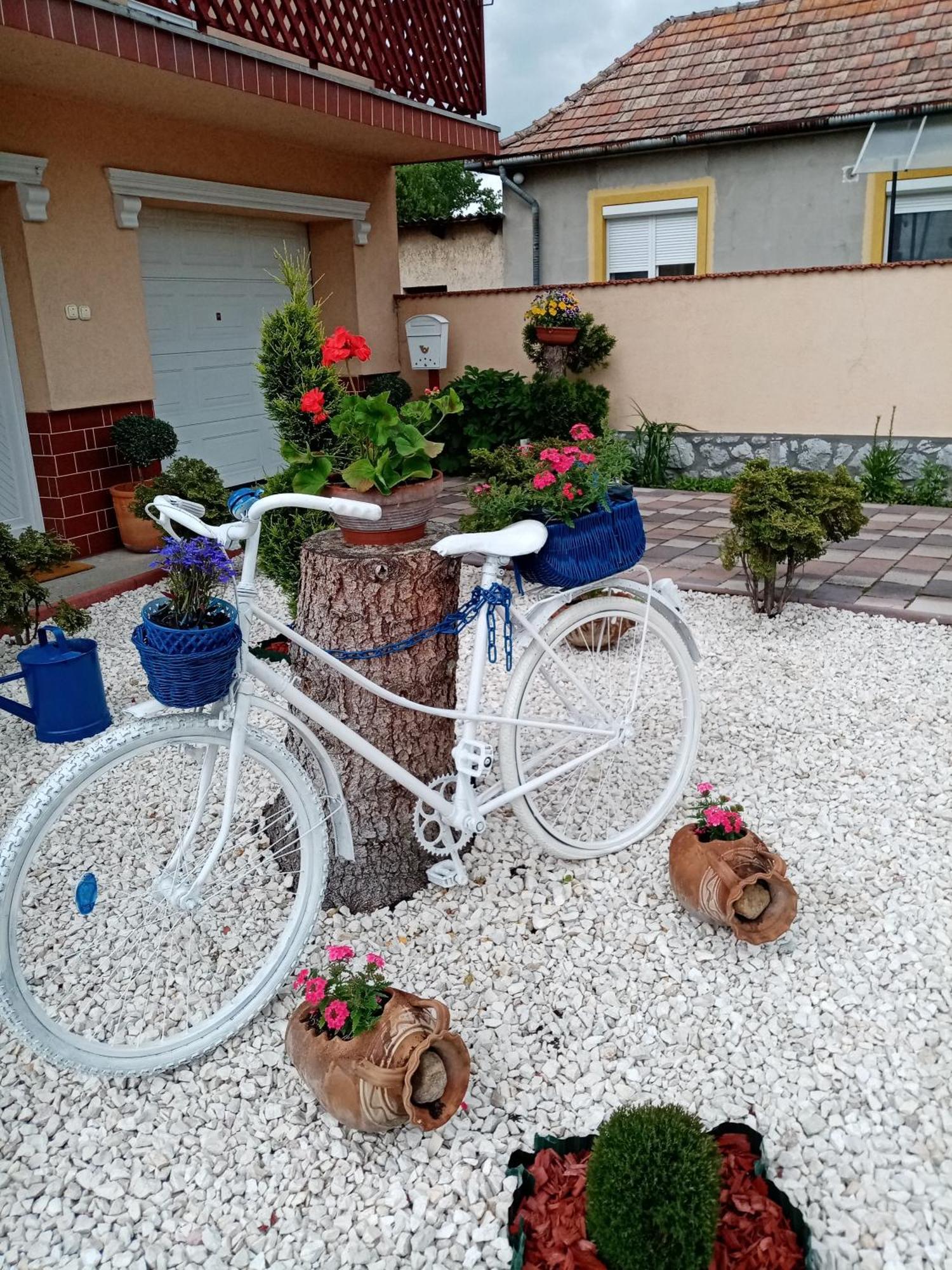 Margaret Apartman エゲルサローク エクステリア 写真