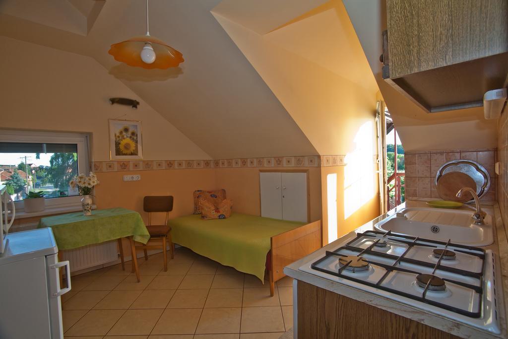 Margaret Apartman エゲルサローク 部屋 写真